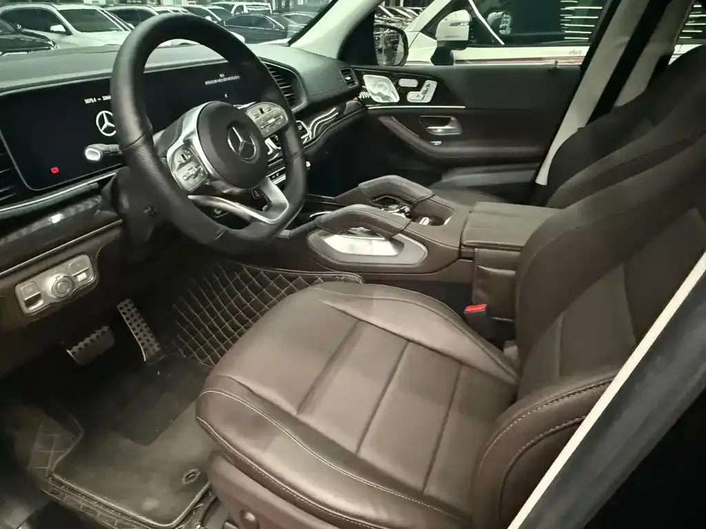 Mercedes-Benz GLS — фото 10