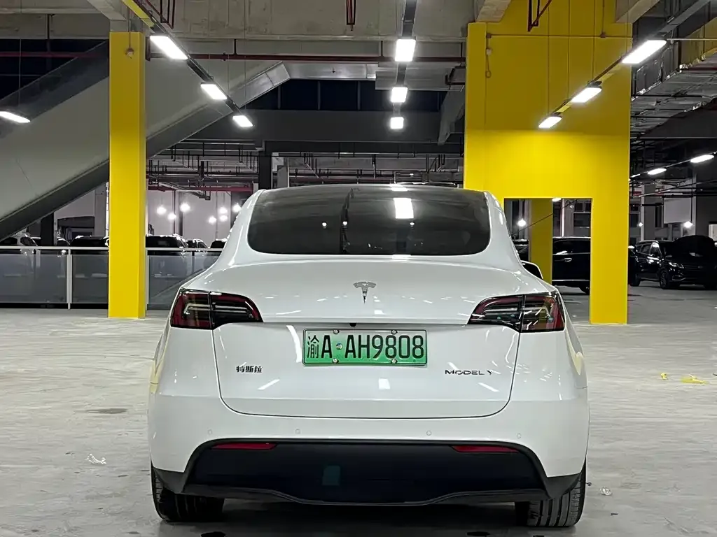 Tesla Model Y — фото 5