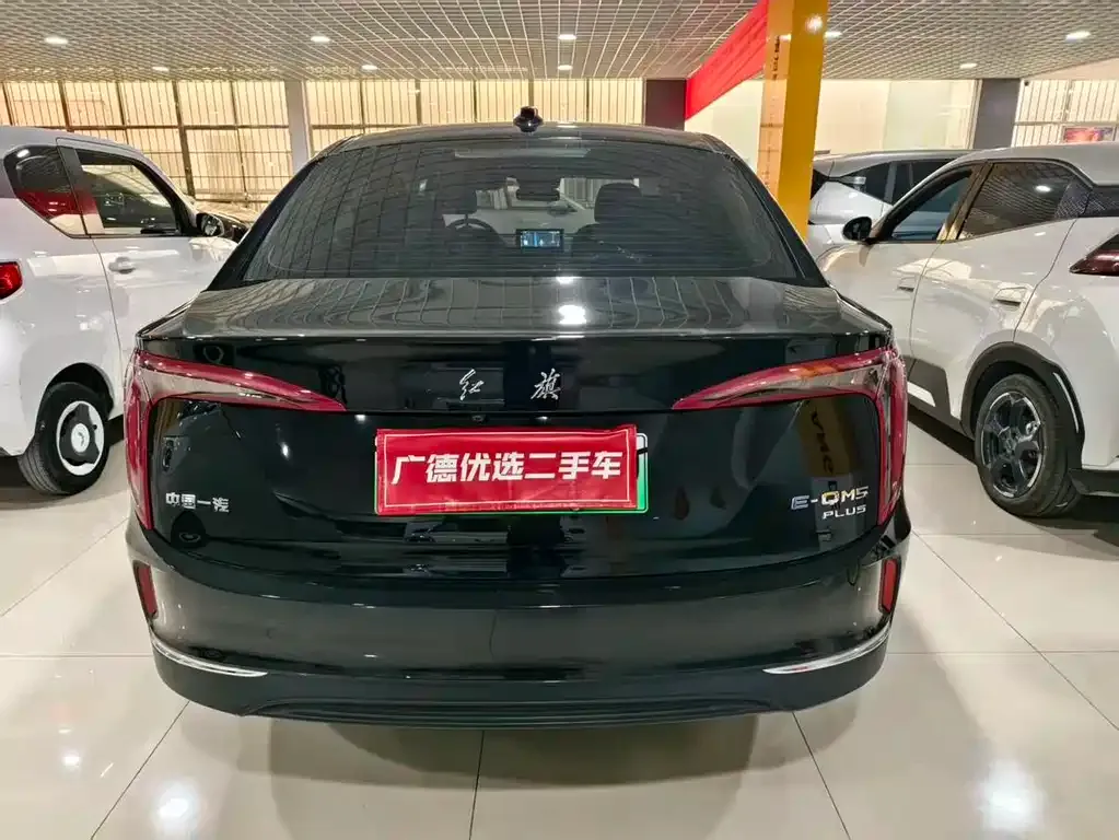 Hongqi E-QM5 — фото 2