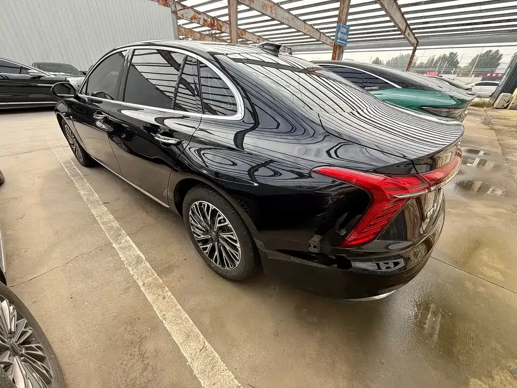 Hongqi H5 — фото 2