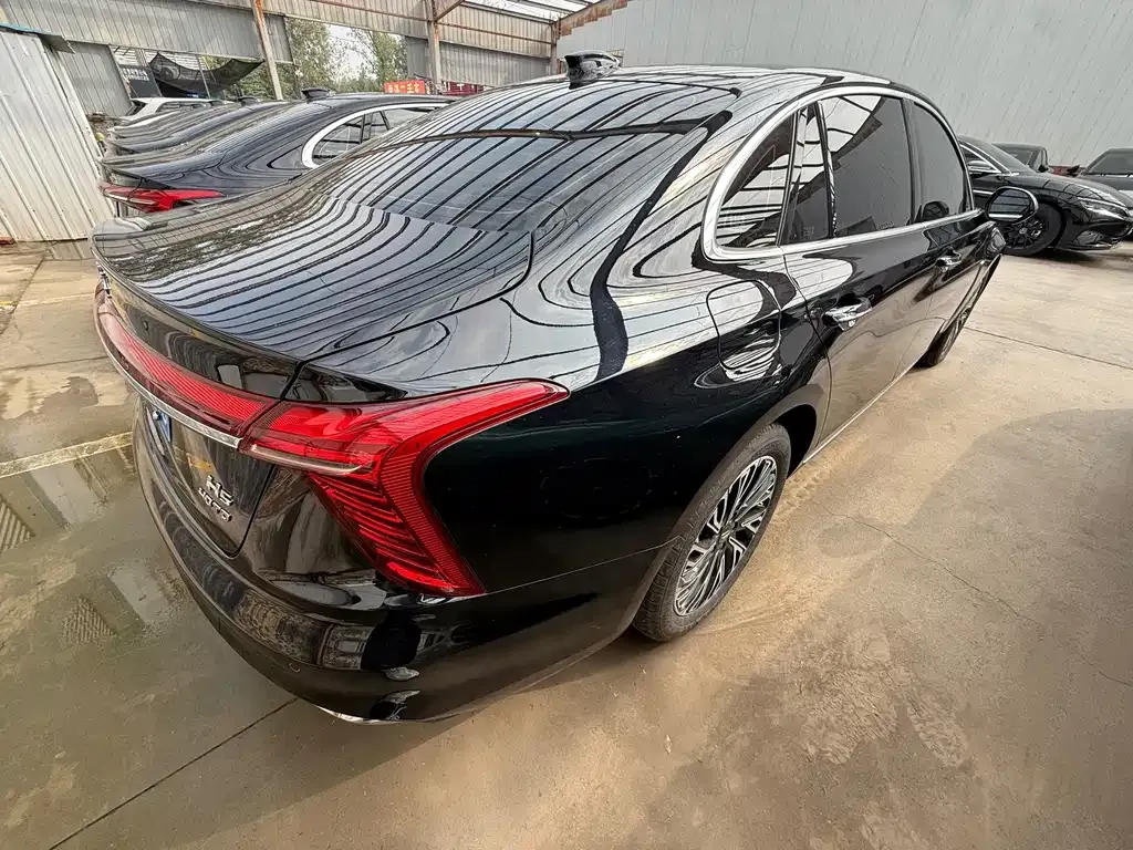 Hongqi H5 — фото 10