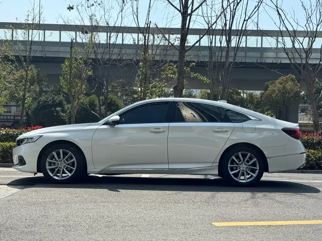 Honda Accord — фото 4
