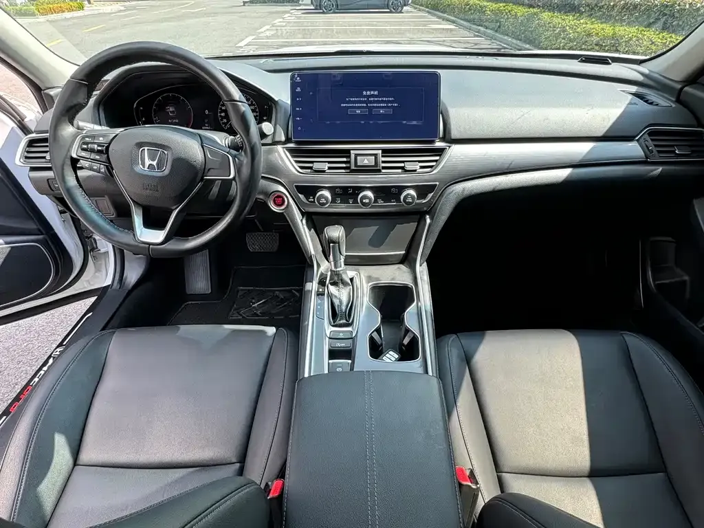 Honda Accord — фото 10