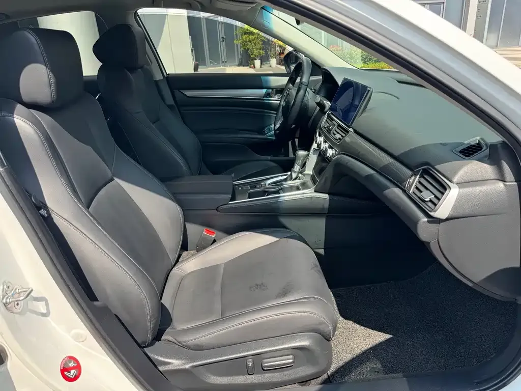 Honda Accord — фото 6
