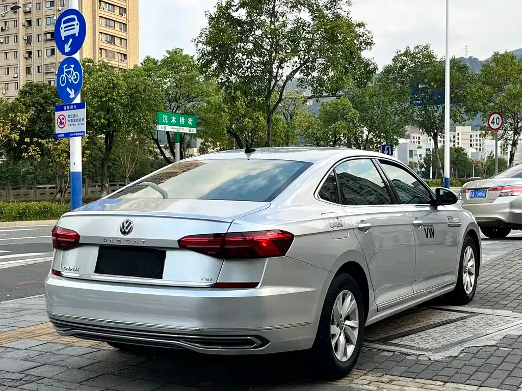 Volkswagen Passat — фото 10