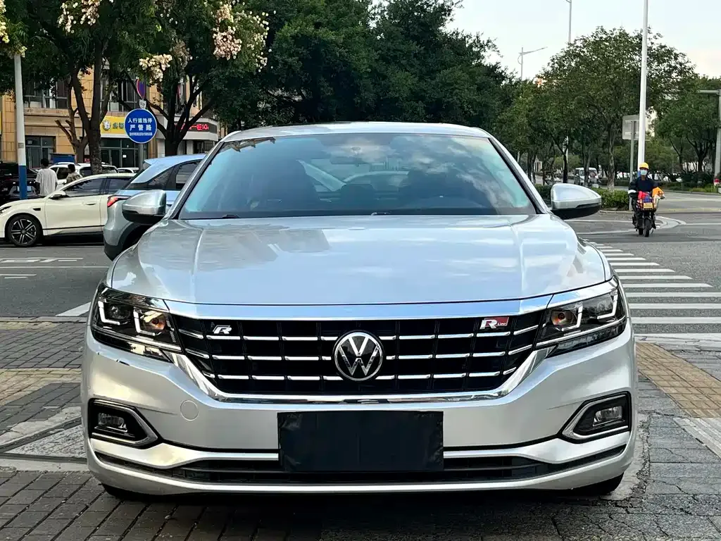 Volkswagen Passat — фото 6