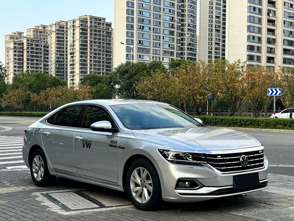 Volkswagen Passat — фото 9