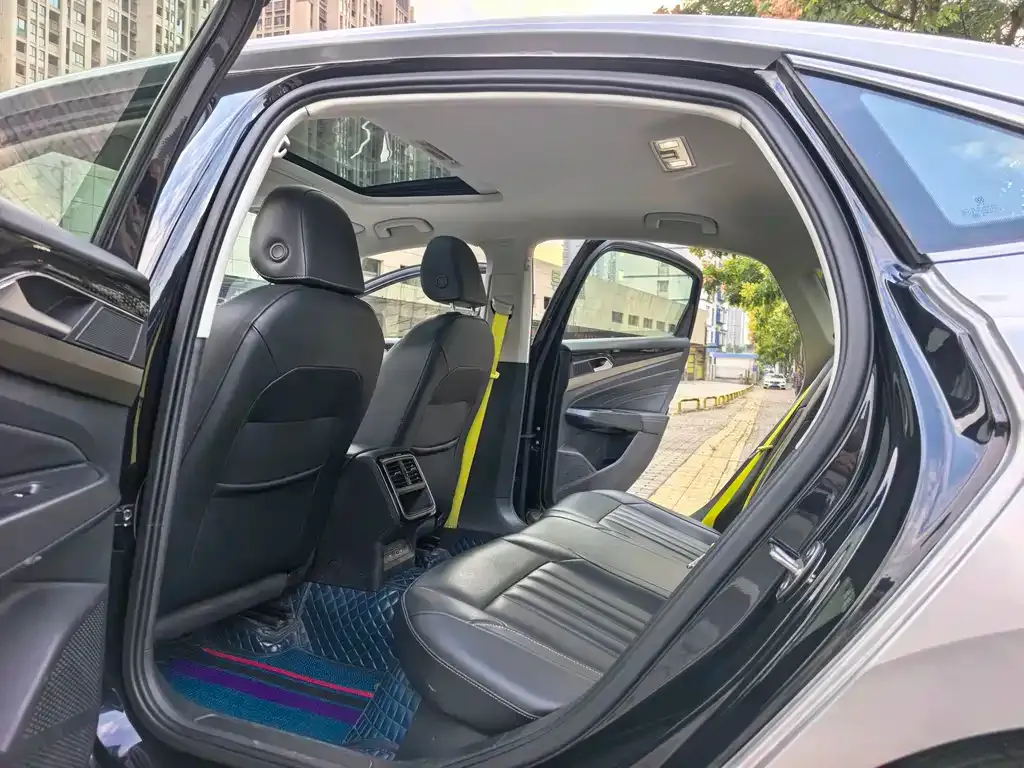 Volkswagen Passat — фото 5