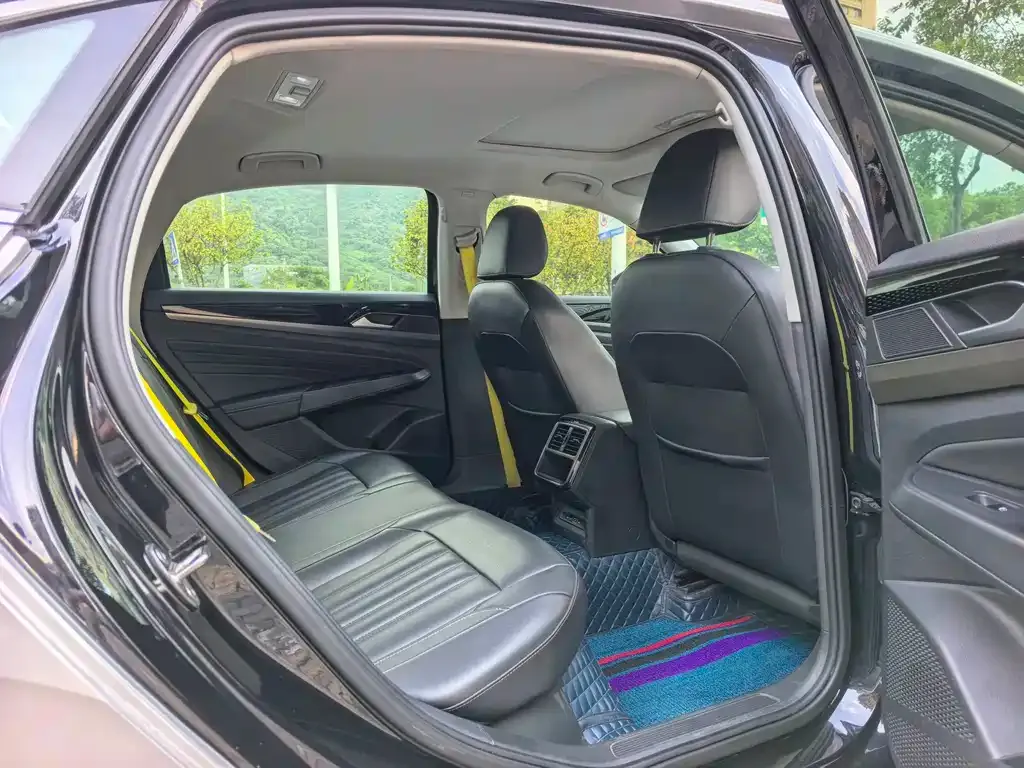 Volkswagen Passat — фото 4