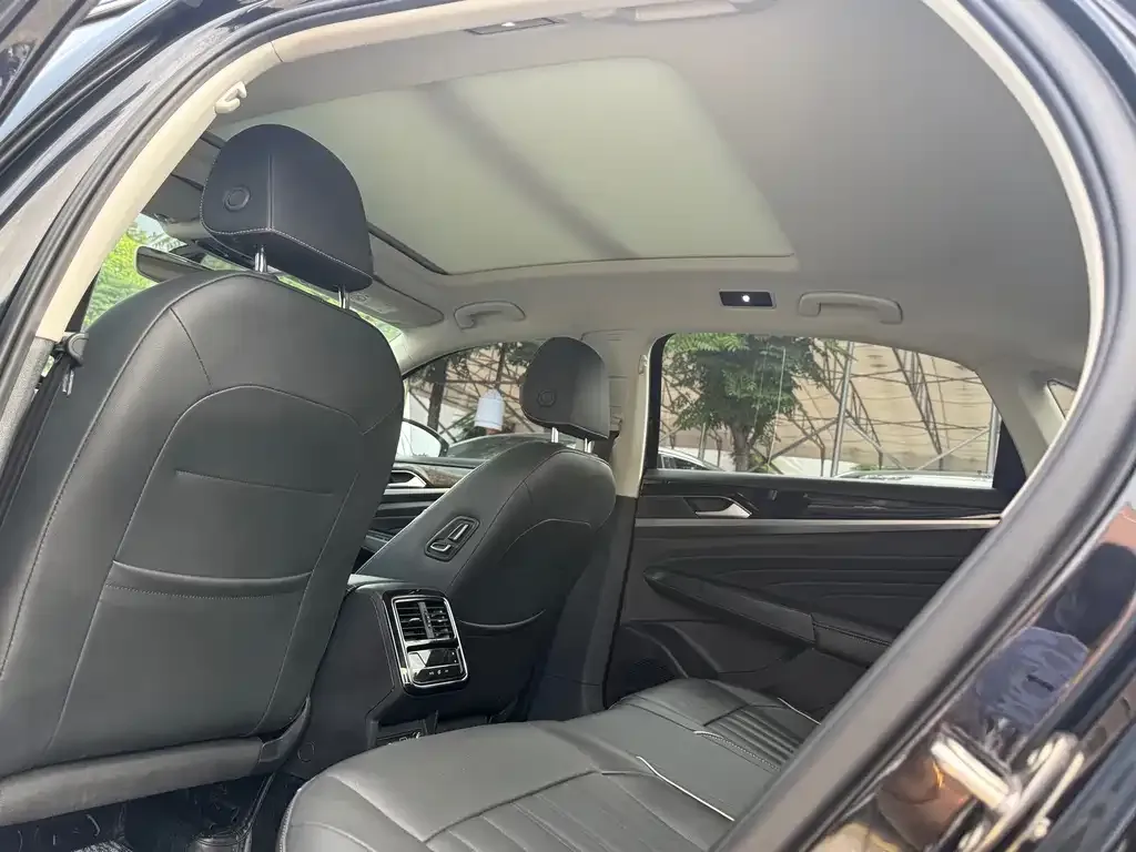 Volkswagen Passat — фото 6