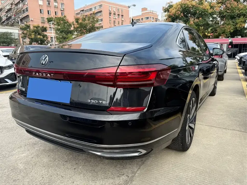 Volkswagen Passat — фото 5