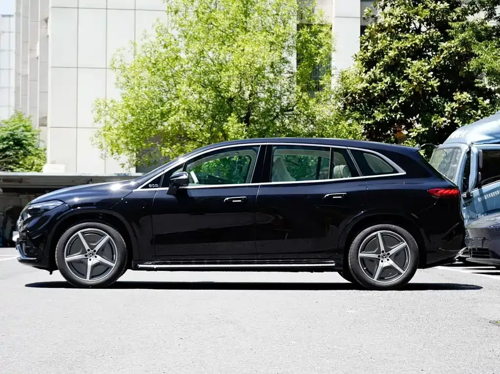 Mercedes-Benz EQS SUV — фото 6