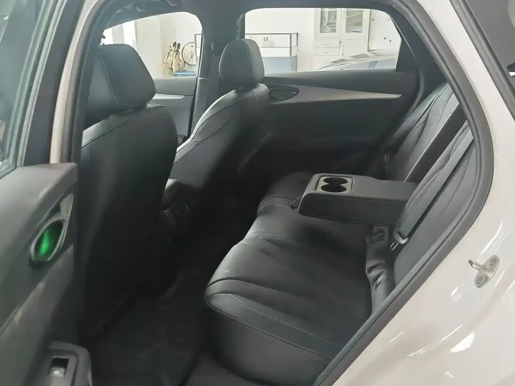 BYD Seal 06 DM-i Touring — фото 10