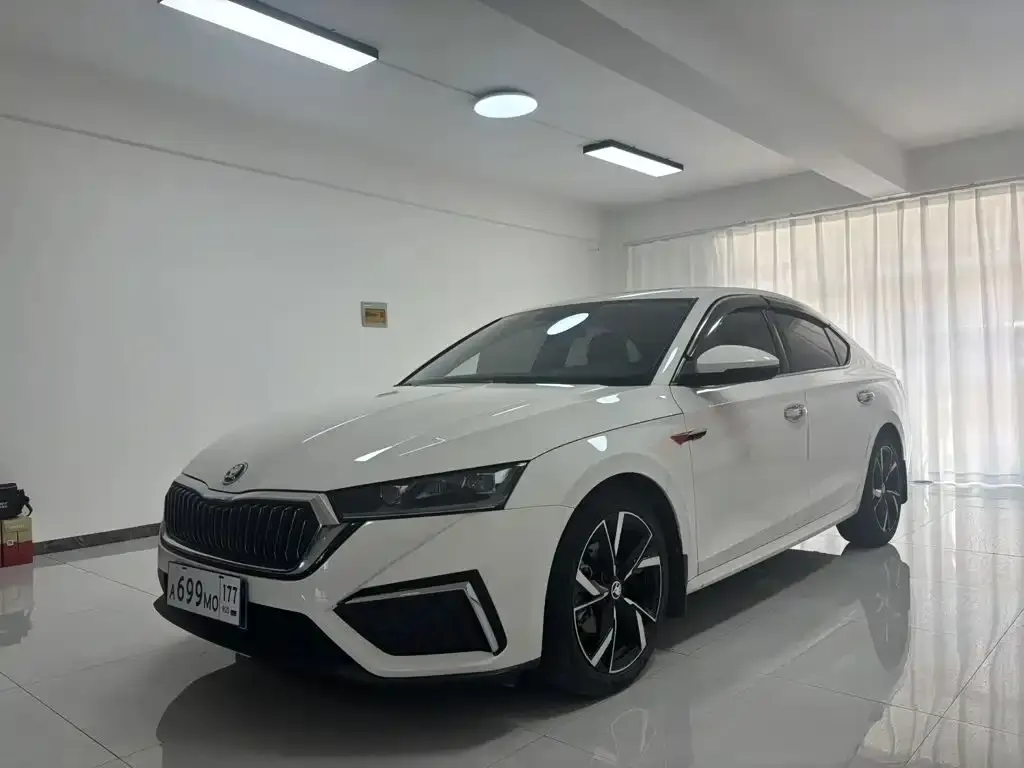 Skoda Octavia — фото 1