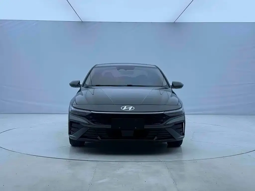 Hyundai Elantra — фото 2