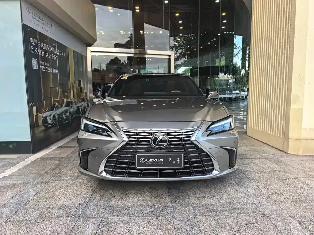Lexus ES — фото 1