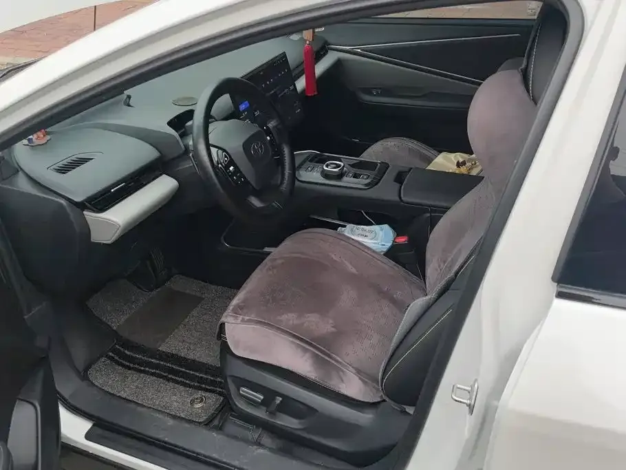 Toyota bZ5 — фото 2