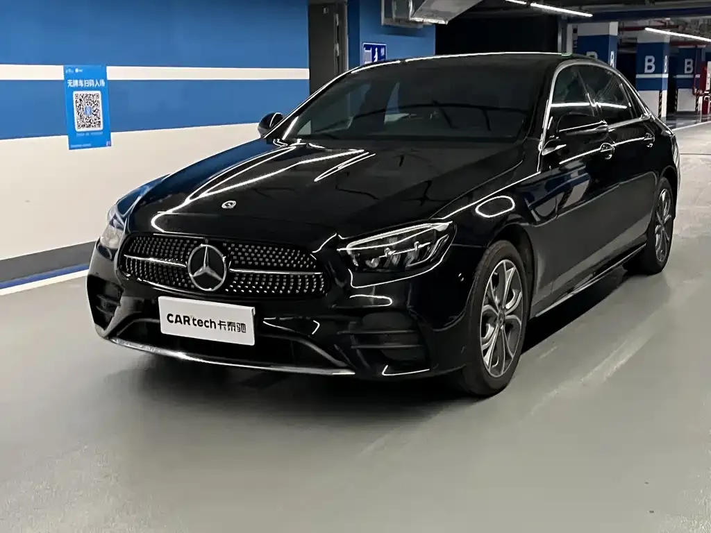 Mercedes-Benz E-Class — фото 1