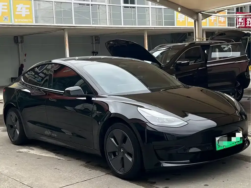 Tesla Model 3 — фото 5