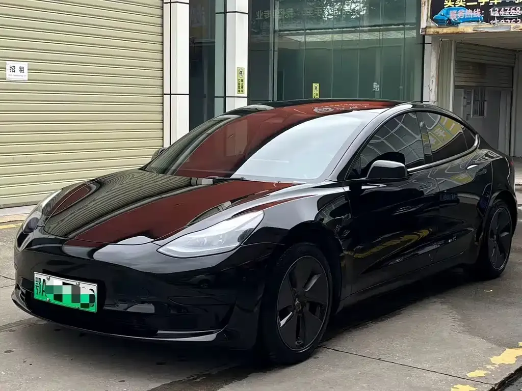 Tesla Model 3 — фото 4