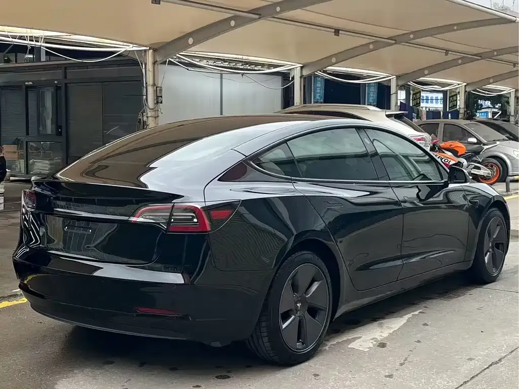 Tesla Model 3 — фото 6