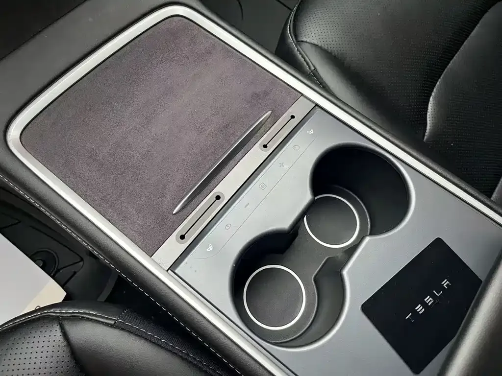 Tesla Model 3 — фото 9