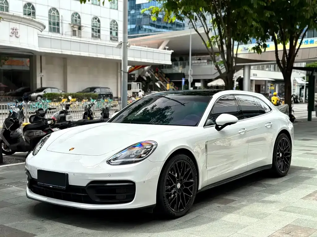Porsche Panamera — фото 1