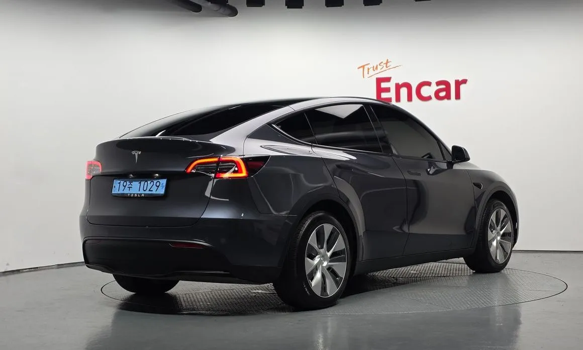 Tesla Model Y — фото 3