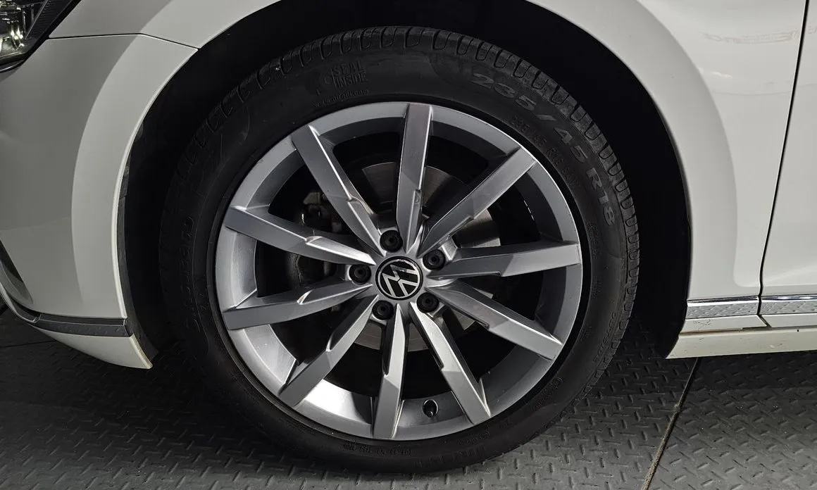 Volkswagen Passat — фото 6