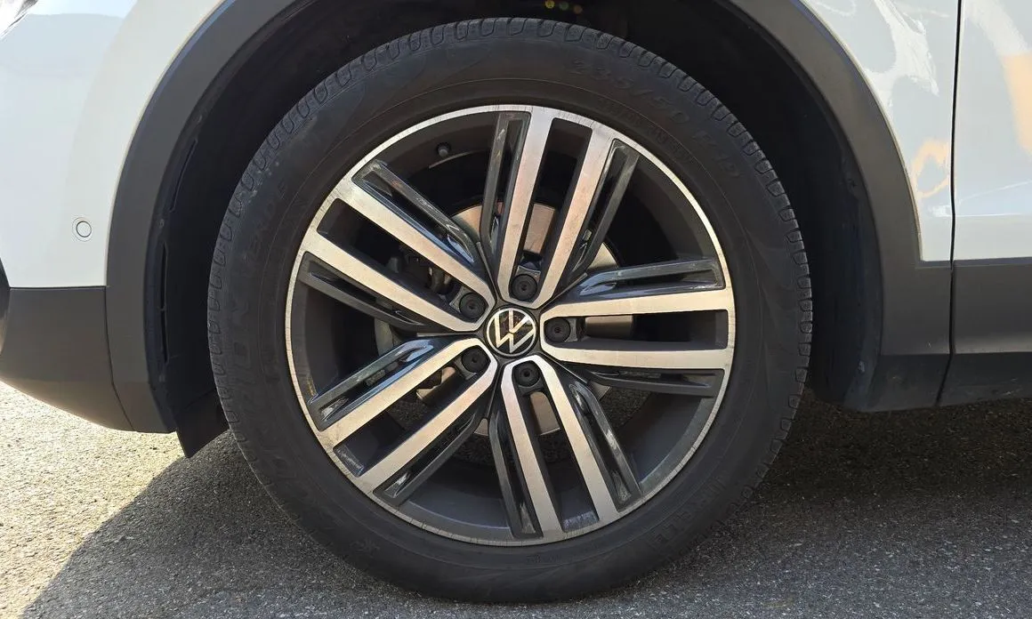 Volkswagen Tiguan — фото 8