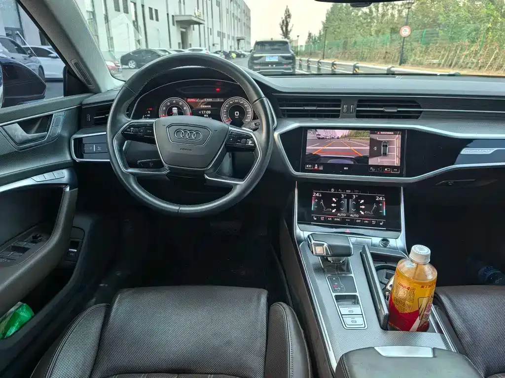 Audi A7L — фото 5