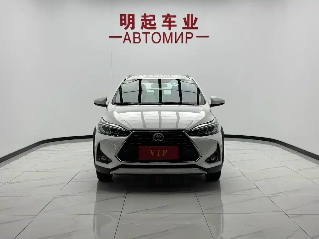 Toyota Yaris L — фото 5
