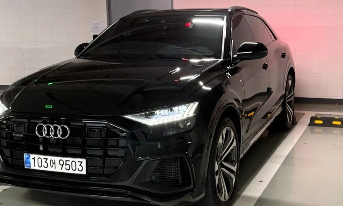 Audi Q8 — фото 1
