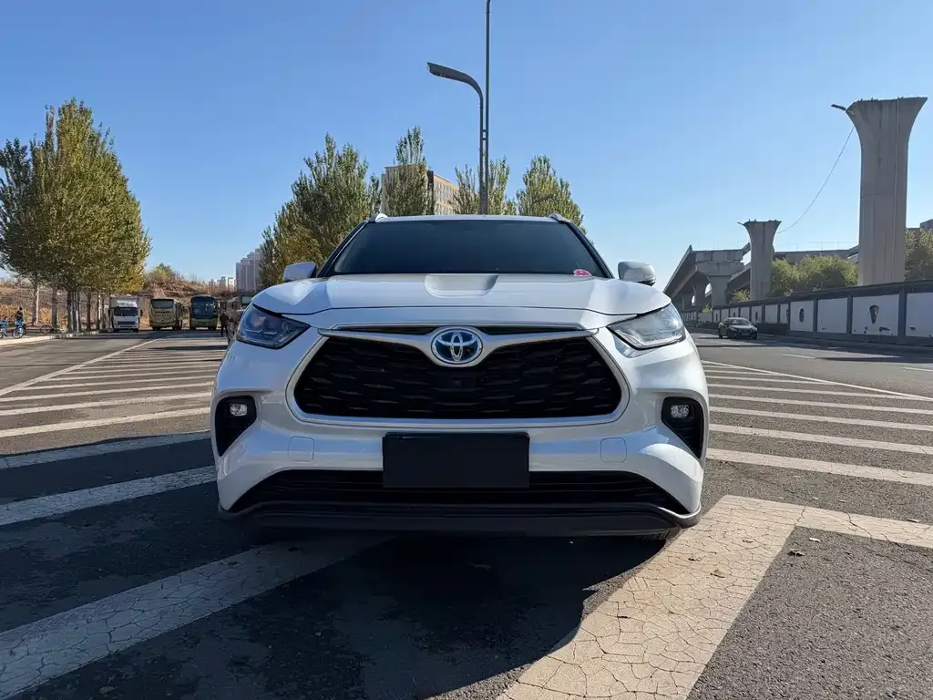 Toyota Highlander — фото 2