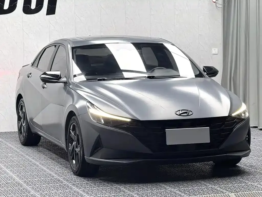 Hyundai Elantra — фото 2
