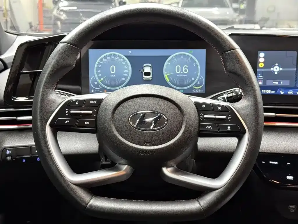 Hyundai Elantra — фото 4