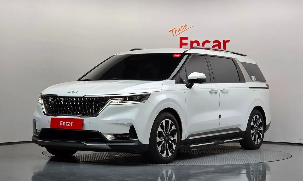 Kia Carnival — фото 1