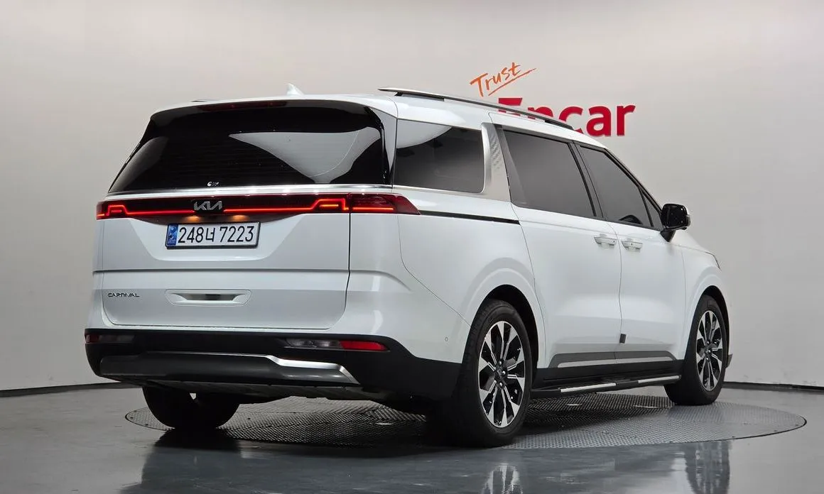 Kia Carnival — фото 5