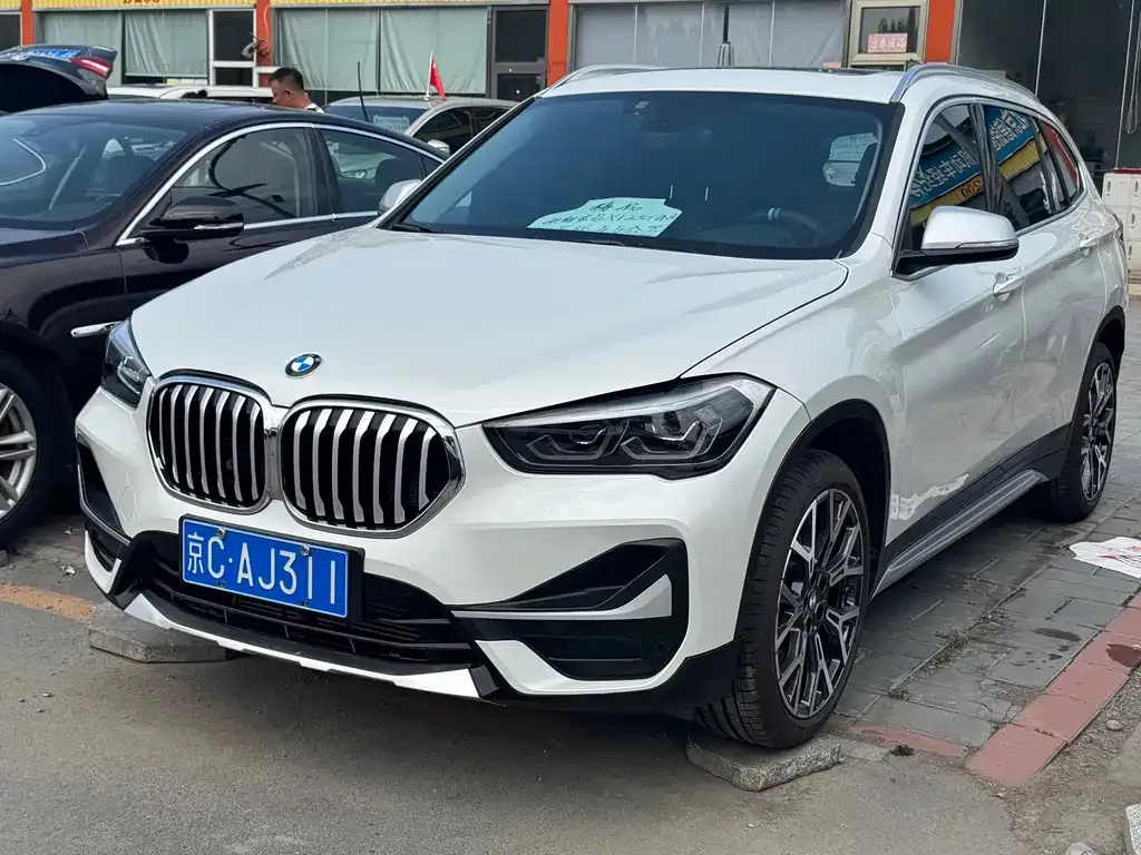 BMW X1 — фото 1
