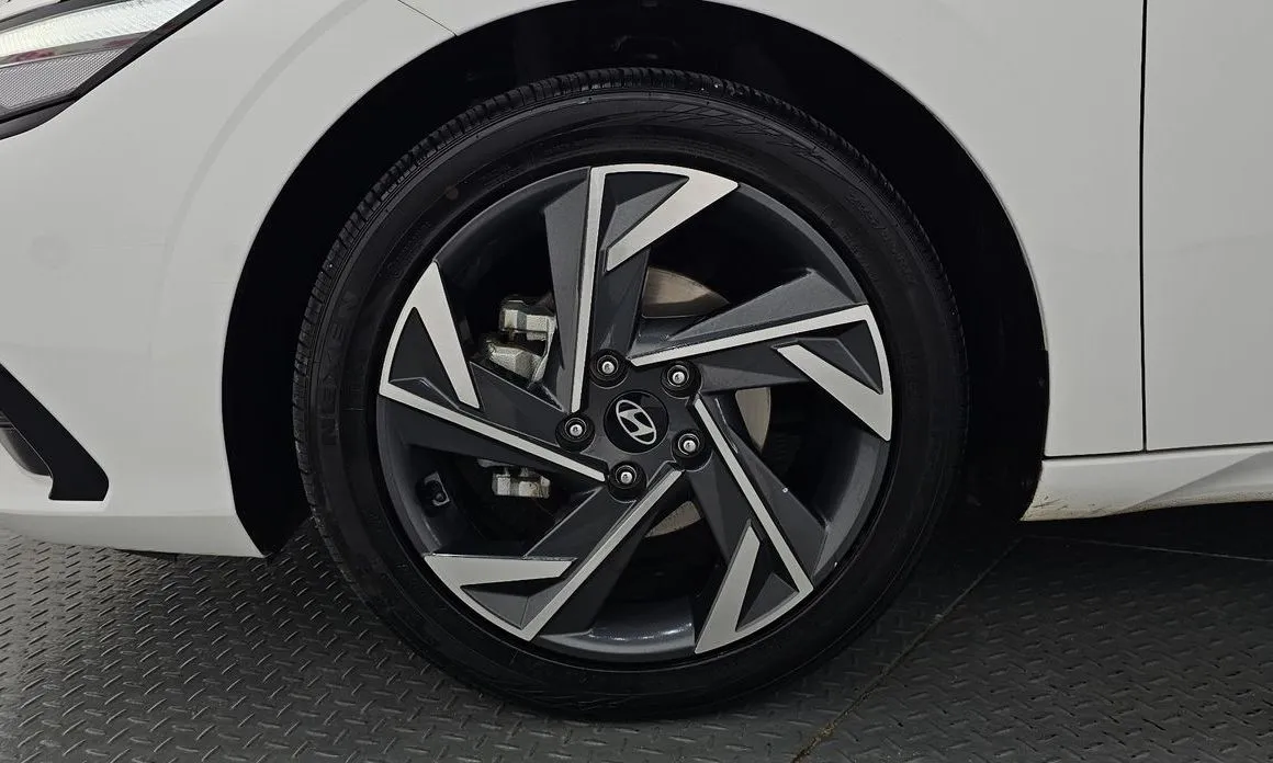 Hyundai AVANTE — фото 9