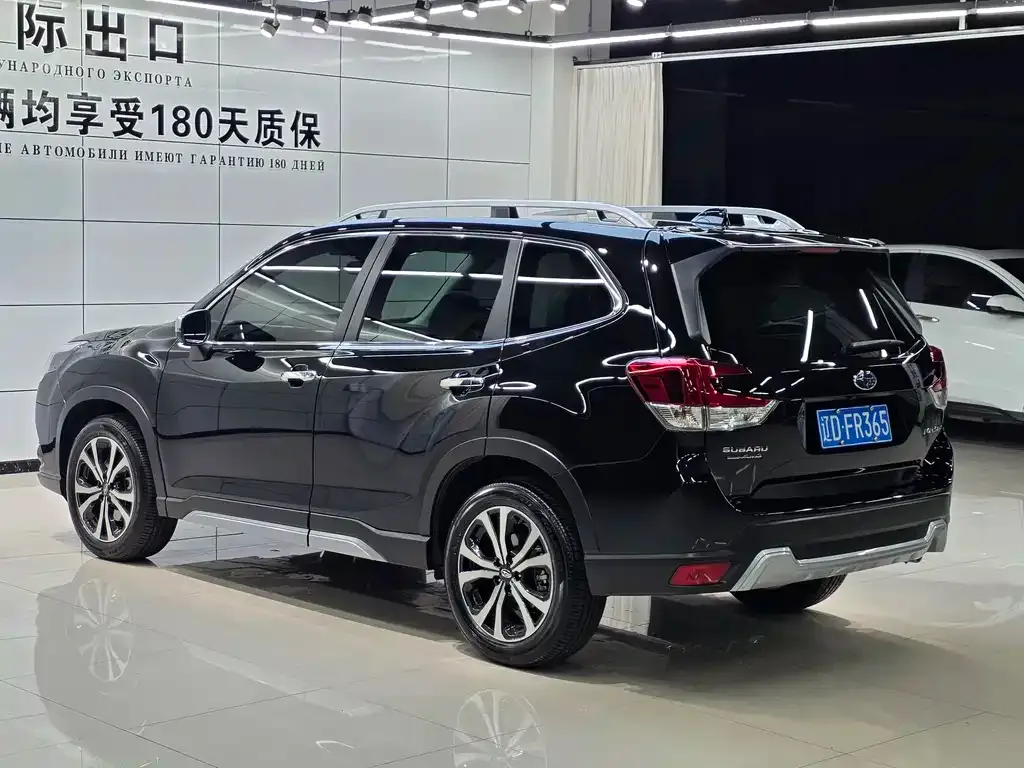 Subaru Forester — фото 10