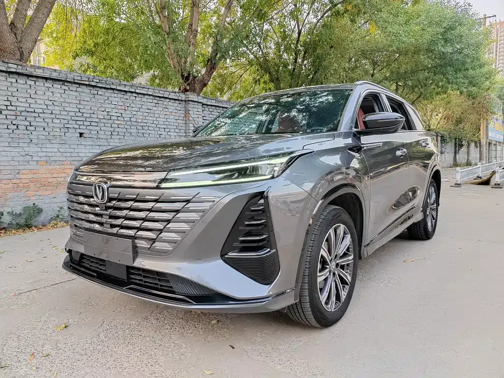 Changan CS75 PLUS — фото 1
