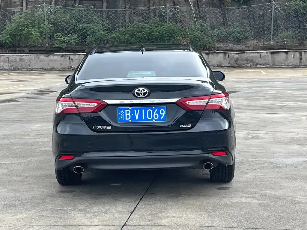Toyota Camry — фото 7