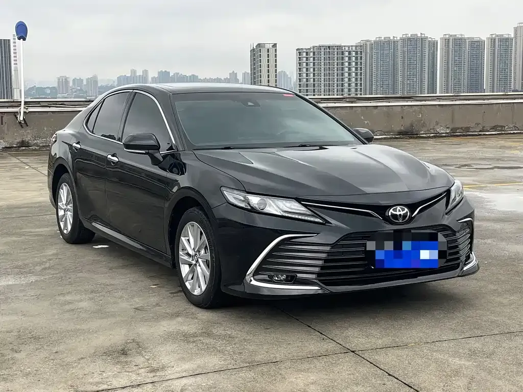 Toyota Camry — фото 6