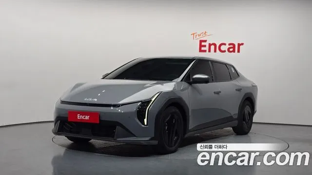 Kia EV4 — фото 1