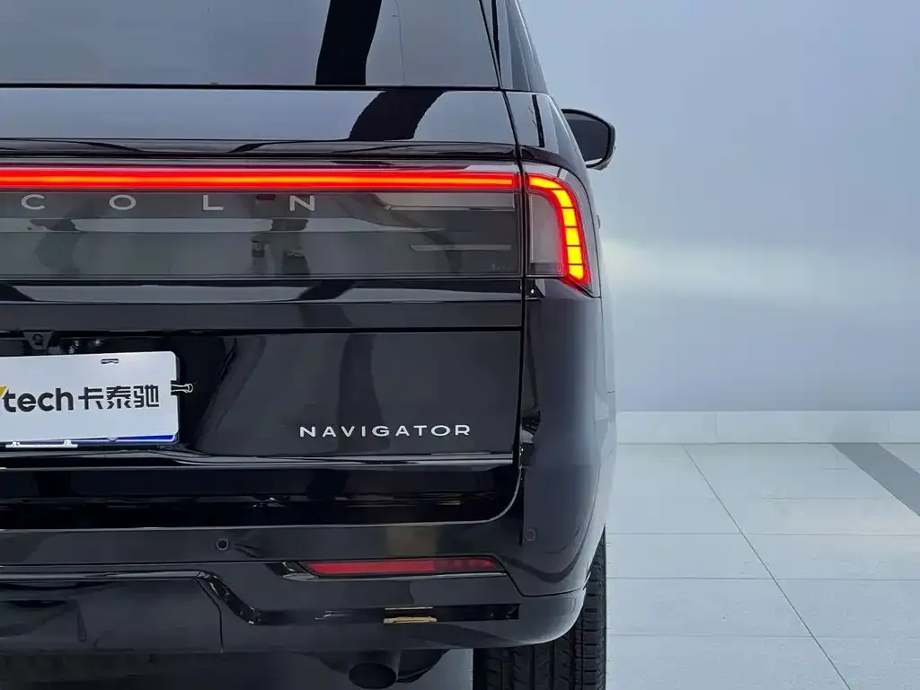 Lincoln Navigator — фото 10