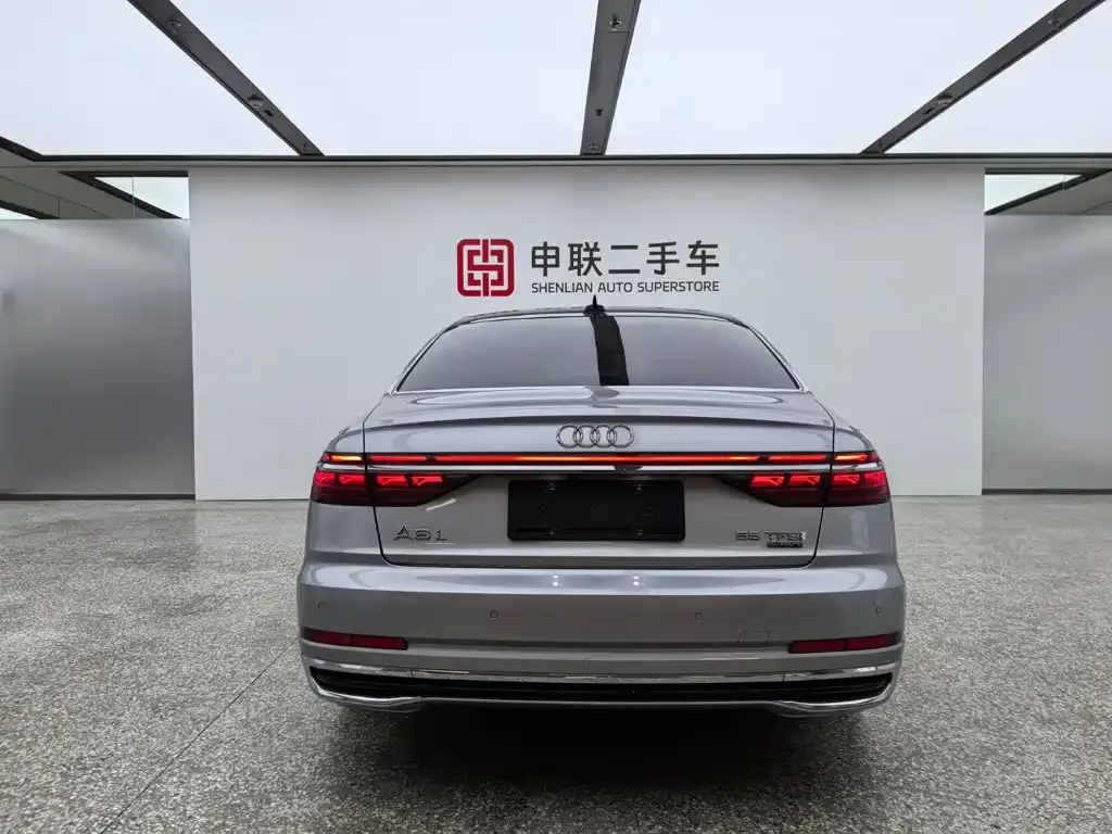 Audi A8 — фото 3