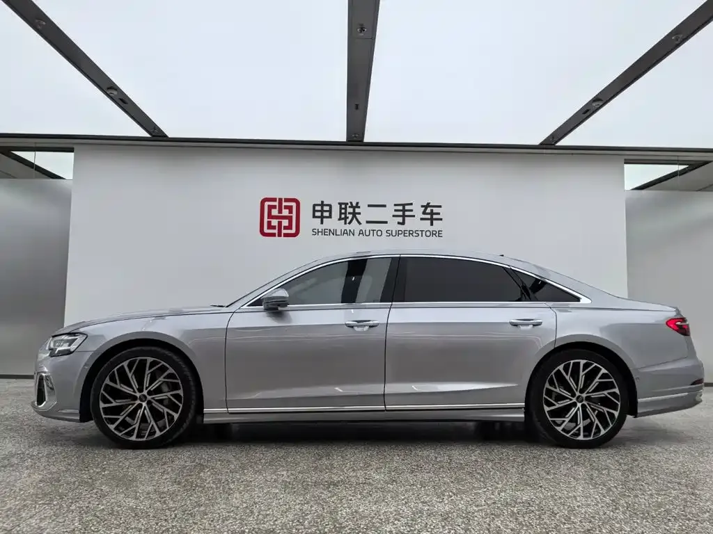 Audi A8 — фото 7