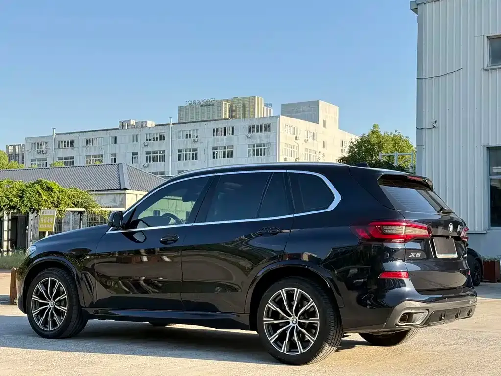 BMW X5 (Import) — фото 4