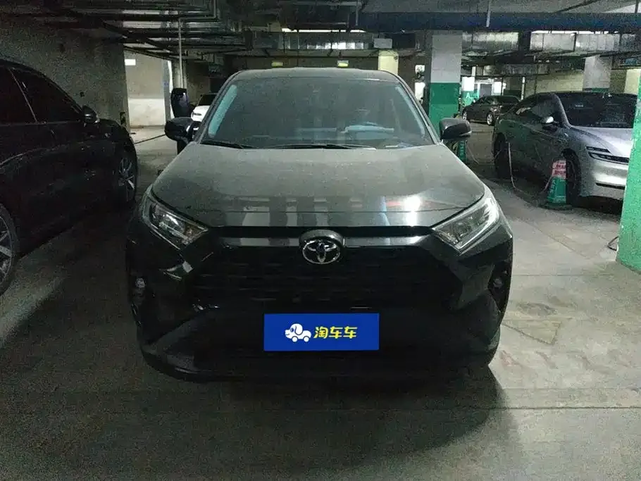 Toyota RAV4 — фото 8